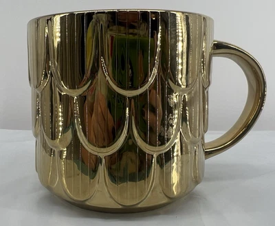 Taza de café festoneada Starbucks 2019 Holiday Edition Gold Mermaid Scales 14 oz Foto 1 de 4