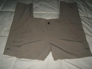 MAGELLAN Outdoor Classic Fit Men's Sz 33x32 Cargo Pants Khaki Stretch Hiking - Picture 1 of 7