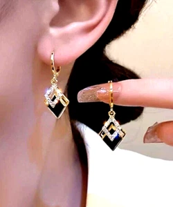 SCHÖNE NEUE GEOMETRISCHE SCHWARZ & GOLD CREOLEN PARTY T2: SCHWARZ - Bild 1 von 7