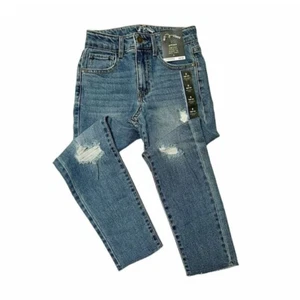 NWT Art Class Distressed Girlfriend Jeans Size 6 - Picture 1 of 6