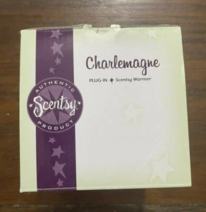 Calentador enchufable SCENTSY CHARLEMAGNE ~ Retirado ~ Azul/Marrón Artesano/NUEVO - Imagen 1 de 6