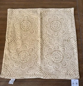 Pottery Barn Slate Pillow Cover Sham 22" x 22" Beige Crm NWT - Picture 1 of 2