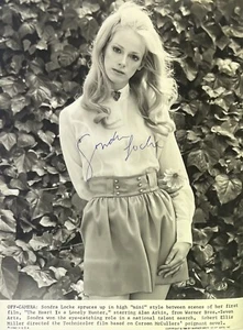 Sondra Locke - signed Autogramm "The Heart Is A Lonely Hunter" 1968 Promo Foto - Bild 1 von 5