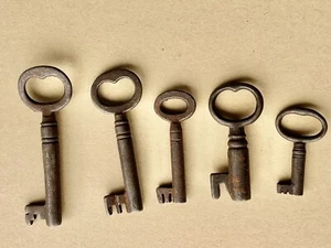 5 X Antique Skeleton Keys Set 6 - Picture 1 of 2