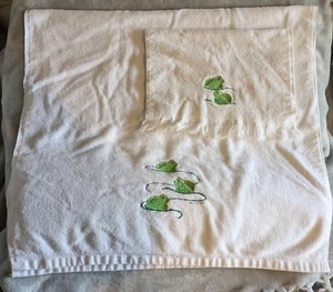 Frogs Highland Bath Towel And Hand Towel By 1888 Mils 100% Cotton - Picture 1 of 2