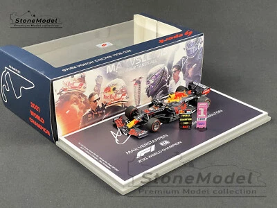 Red Bull F1 RB16B Max Verstappen Abu Dhabi Winner 2021 World Champion 1:43 Spark - Image 1 of 4