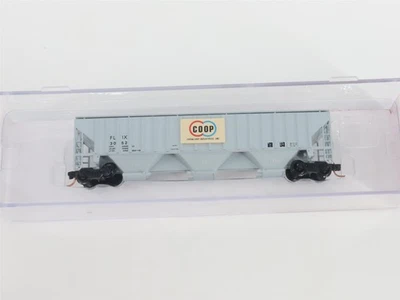 N Scale Red Caboose RM-25644-2 FLIX Farmland 3-Bay Covered Hopper #3052 - Image 1 of 4