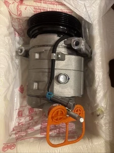 GM Genuine Parts 15-22276 Air Conditioning Compressor and Clutch Assembly - Picture 1 of 5