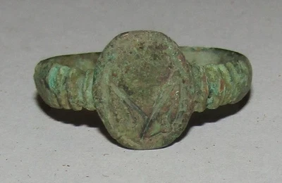 Anillo de latón de los indios Séneca iroqueses sitio de manantiales blancos Ginebra Nueva York Foto 1 de 4