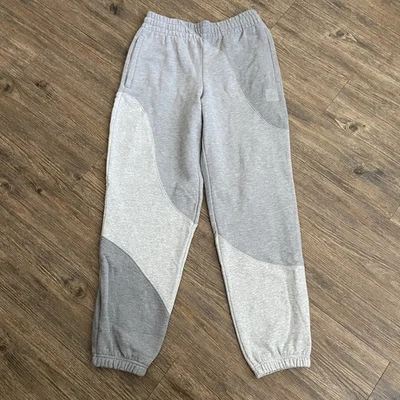ALO Yoga Heather Gray Tonal Make Waves Sweatpants Unisex Size Small - Image 1 of 4