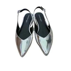 MADDEN GIRL VALLDA WOMEN'S METALLIC SLINGBACK SHOES. SIZE: 8.5 SILVER FLAT NEW - Picture 1 of 5