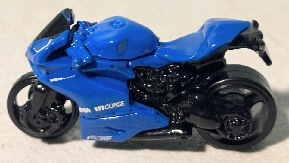 Motocicleta Hot Wheels Ducati azul fundido a presión Foto 1 de 4