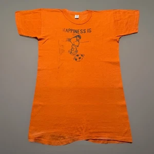 Camiseta De Colección Años 70 Peanuts Snoopy Happiness Is Fútbol Puntada Única Talla Mediana - Imagen 1 de 10
