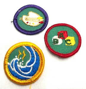 Patch vintage Girl Scout - distintivi al merito - divertimento acquatico, arti visive, ABC - Foto 1 di 1