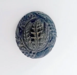 Victorian Whitby Jet Mourning Brooch - Picture 1 of 4