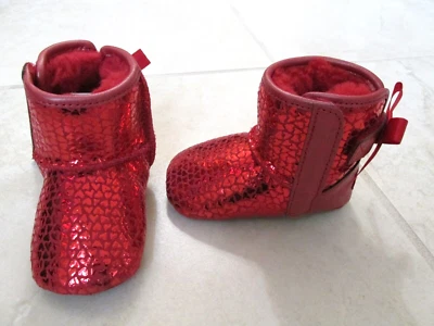 NUEVAS UGG Baby Jesse Bow Hearts Botas Cortas Talla 2/3 Rojo Metálico Foto 1 de 4
