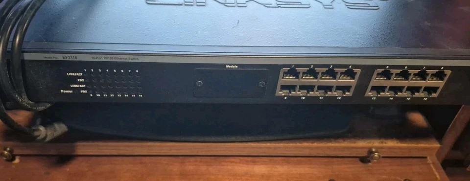 Linksys EF3116 Instant EtherFast Series 3116 16-Port 10/100 Ethernet Switch - Image 1 of 3