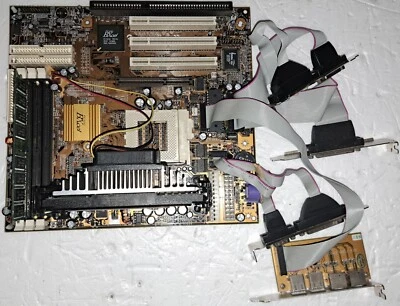 Scheda Madre Vintage PCChips/Hsin Tech  M726MRT con CPU Intel Pentium 3 Slot1 - Immagine 1 di 2