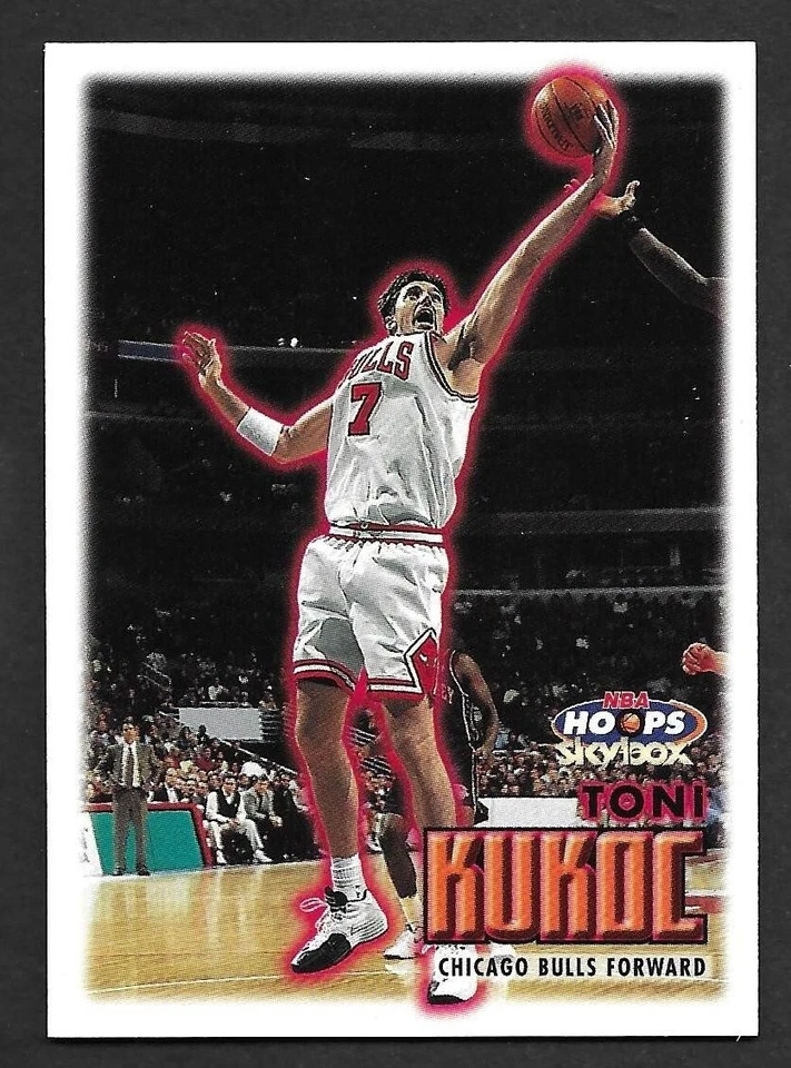 1999-00 Hoops #158 Toni Kukoc Chicago Bulls HOF - Image 1 of 1