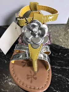 Girl's Mettalic Rose Top Sandals -Gold - Toddler sizes-4,5,6,7,8 - Picture 1 of 3