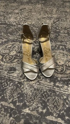 Sandalia Sam Edelman Tacón Bloque Cuero Plateado Talla 8.5 Foto 1 de 4