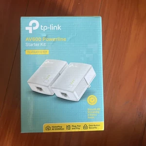 💥TP-Link TL-PA4010 KIT AV600 600Mbps Powerline Ethernet Adapter Starter Kit💥 - Picture 1 of 5