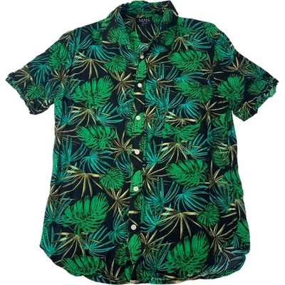 Camisa Boohoo HOMBRE Estampado Tropical Hawaiano Verde Negra Manga Corta Para Hombre S Foto 1 de 4
