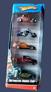 Hot Wheels Customizers Corner Shop 2008 paquete de regalo de 5 autos #1806 L9966 1:64 diecast - Imagen 1 de 10