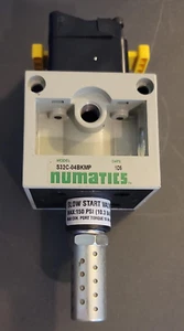Numatics S32C-04Bkmp Exhaust Valve - Picture 1 of 3