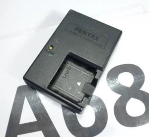 Genuine Pentax D-BC92 Camera Battery Charger refm - Picture 1 of 2