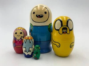 Muñeca de anidación de dibujos animados de 4,7" de altura muñeca pintada a mano 5 piezas  - Imagen 1 de 5