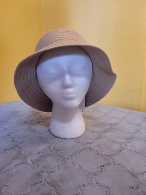 NUEVO Sombrero de lana tostado Liz Claiborne.  Talla única 8" Foto 1 de 4