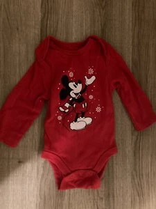 Disney Jumping Beans Classic Mickey Mouse Winter Body 3 Monate rot Schneeflocke - Bild 1 von 3