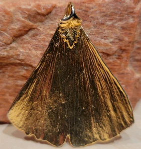 Gold getauchter Anhänger Fischschwanz oder Blütenblatt Halskette 1,5" Vintage - mondäne Scheune - Bild 1 von 12