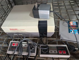 Nintendo NES Original Console Bundle &ndash; 2 Controllers + Mario/Duck Hunt