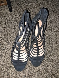 Tahari schwarzer Lederabsatz Größe 9,5 - Bild 1 von 4