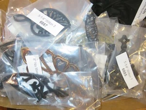 Trivetti vintage in ottone e ghisa artigianato in metallo, Wilton, JZH, alcuni dipinti - Foto 1 di 119