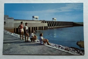 Gigantic Kentucky Dam. Postcard (T1) - Picture 1 of 2
