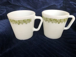 2 Pyrex Green crazy daisy No 1410 Mugs Coffee Cups 300 ml 10 oz. - Picture 1 of 2