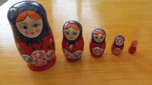 Russian Nesting Dolls 12cm high Red/Blue - Picture 1 of 5