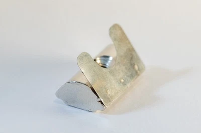 Nutensteine mit Feder Nut 6 8 10 - M4 M5 M6 M8 - Typ-i Typ-b - Bild 1 von 4