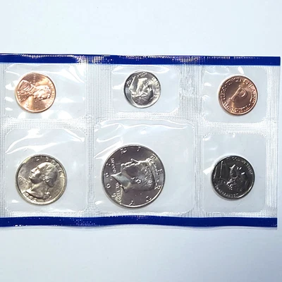 1992 P US Mint Set - 5 BU✨️ Coins/Mint Cello - Includes Mint Token - Image 1 of 2