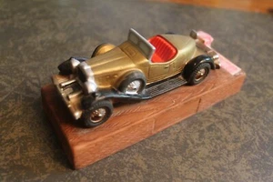 Vintage Lionstone 1931 Stutz Bearcat ceramic model, 6 inch long piece, handsome - Foto 1 di 6