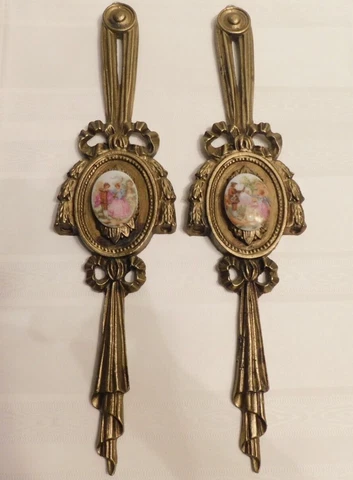 Pair Of Cast Iron Rococo Style Wall Sconces, Medallion Fragonard Scenes Cover