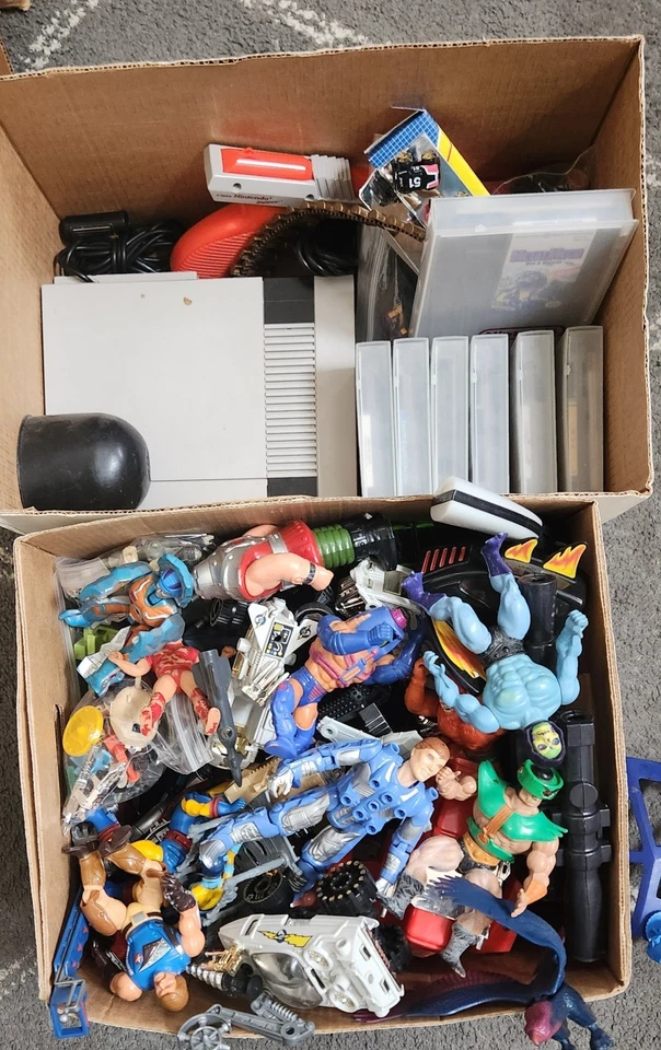 Juguete de colección años 80/90 CAJA MISTERIOSA + He-Man TMNT GI Joe + NES/7 juegos ¡y mucho más! Foto 1 de 4