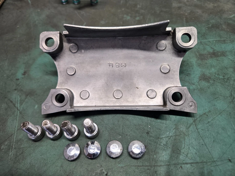 Suporte de garfo Honda Magna VF1100 53240-MB4-020 - Imagem 1 de 4