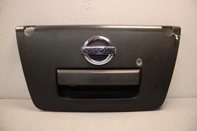 2013 2016 NISSAN FRONTIER REAR TAILGATE HANDLED MOLDING WITH CAMERA TEXTURED Foto 1 de 4