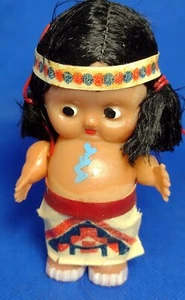 VINTAGE AMERIKANISCHE INDIANERPUPPE 4" besaitte Arme Mädchen - Bild 1 von 8