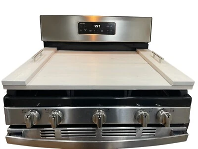 Bandeja para servir cubierta superior de estufa industrial de madera asas plateadas mate Foto 1 de 4