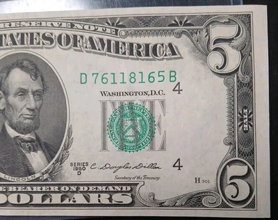 5 Dollar Bills Series 1950D  D76118165B Good Condition - Image 1 of 3